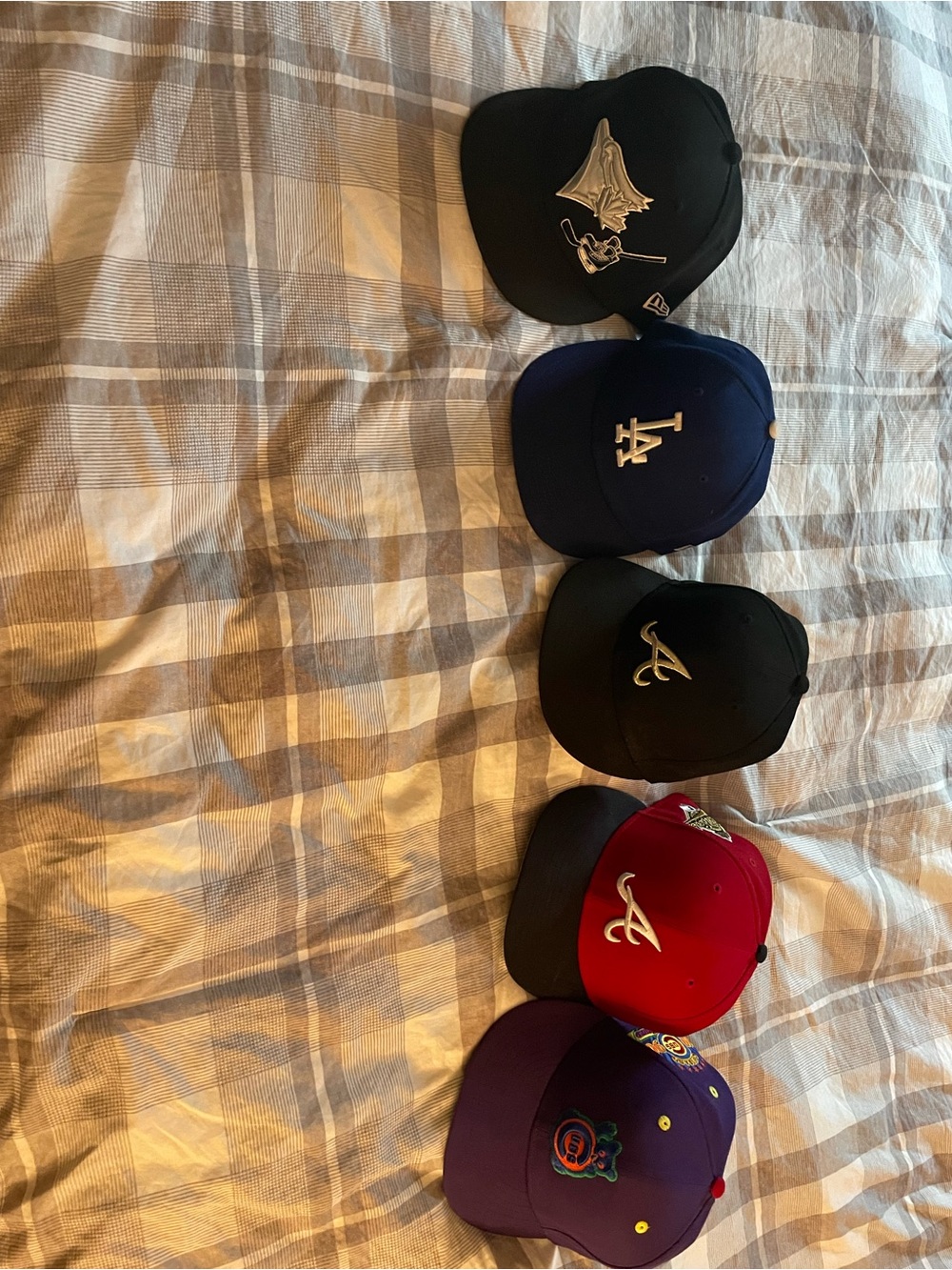 Lot of fitted baseball hats